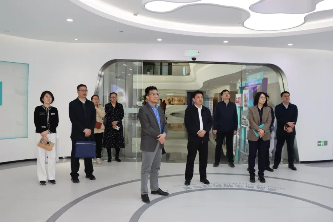 濟南市商務(wù)局領(lǐng)導(dǎo)一行蒞臨科興制藥參觀調(diào)研